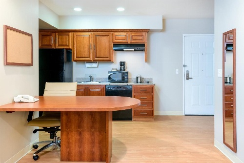 Candlewood Suites LAX Hawthorne image 2